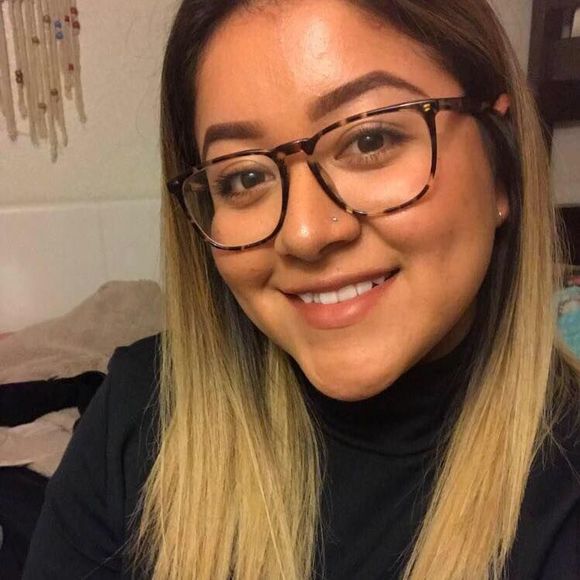 Meet your Posher, Edith - Picture 1 of 1